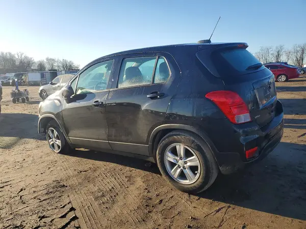 KL7CJKSB8LB063910 2020 CHEVROLET TRAX - Image 2