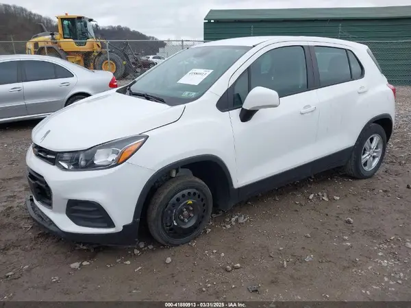KL7CJKSB8LB066418 2020 CHEVROLET TRAX - Image 2
