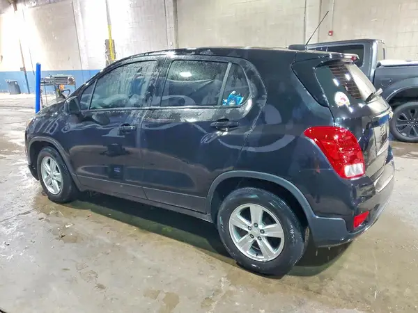 KL7CJKSB8LB070324 2020 CHEVROLET TRAX - Image 2