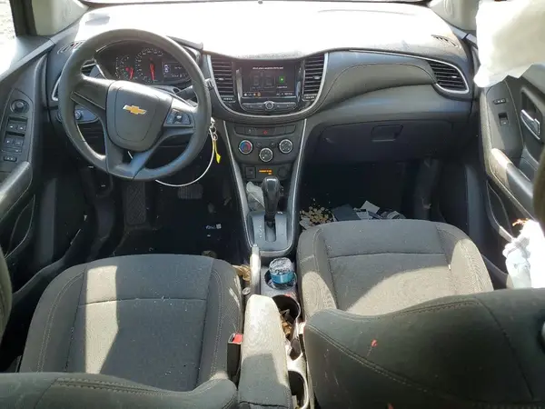 KL7CJKSB8LB075913 2020 CHEVROLET TRAX - Image 8