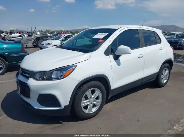 KL7CJKSB8LB082859 2020 CHEVROLET TRAX - Image 2