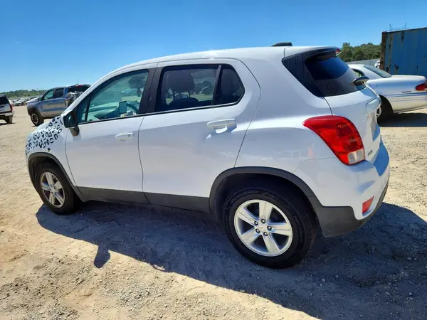 KL7CJKSB8LB084675 2020 CHEVROLET TRAX - Image 2
