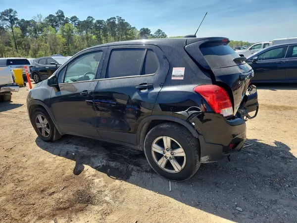 KL7CJKSB8LB085583 2020 CHEVROLET TRAX - Image 2