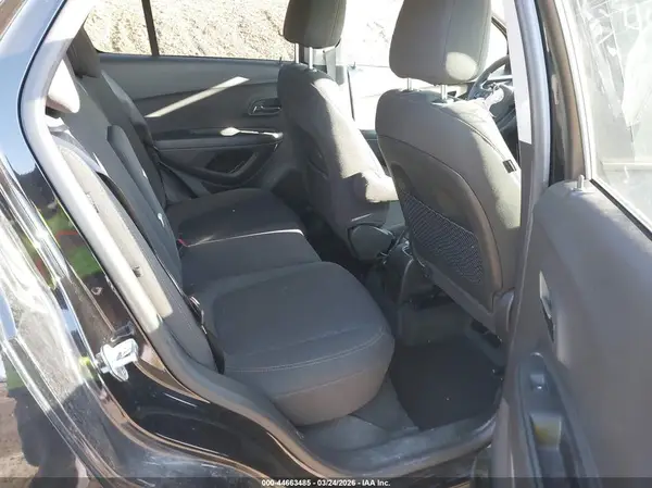 KL7CJKSB8LB085633 2020 CHEVROLET TRAX - Image 8