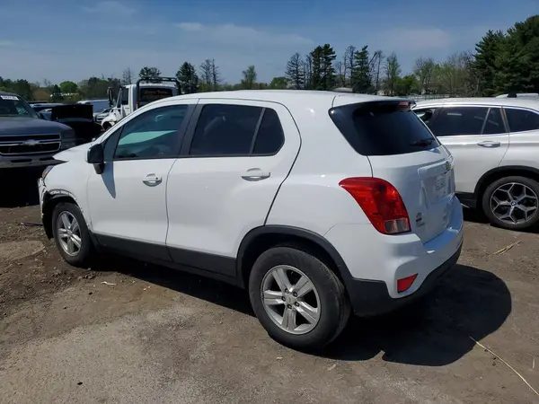 KL7CJKSB8LB086605 2020 CHEVROLET TRAX - Image 2