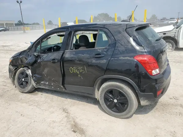 KL7CJKSB8LB086751 2020 CHEVROLET TRAX - Image 2