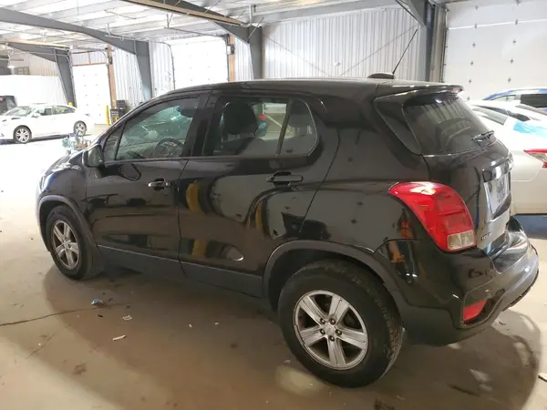KL7CJKSB8LB089004 2020 CHEVROLET TRAX - Image 2
