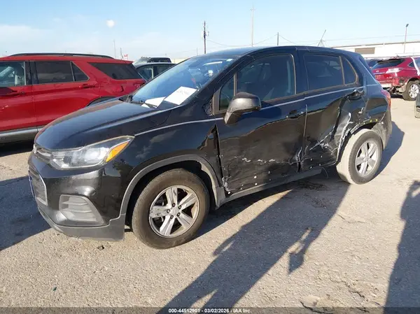 KL7CJKSB8LB314134 2020 CHEVROLET TRAX - Image 2