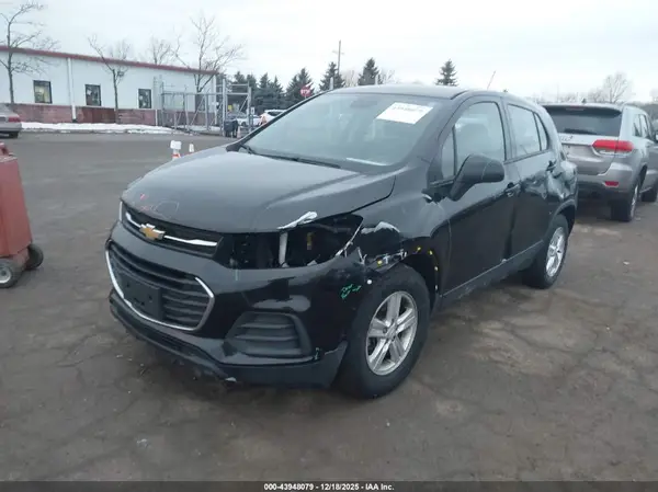 KL7CJKSB8LB315994 2020 CHEVROLET TRAX - Image 2