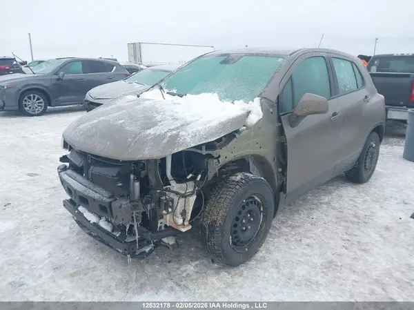 KL7CJKSB8LB317180 2020 CHEVROLET TRAX - Image 2