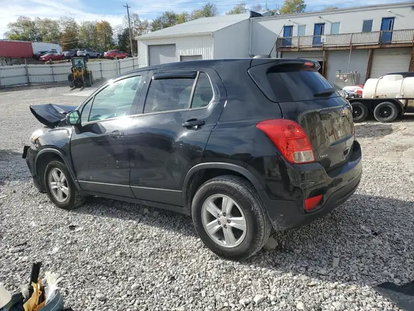 KL7CJKSB8LB319009 2020 CHEVROLET TRAX - Image 2