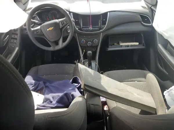 KL7CJKSB8LB319477 2020 CHEVROLET TRAX - Image 8