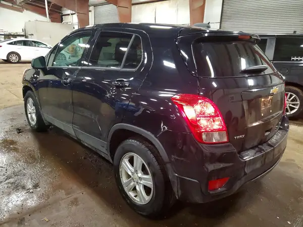 KL7CJKSB8LB320435 2020 CHEVROLET TRAX - Image 2