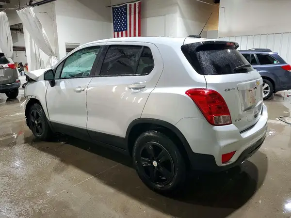 KL7CJKSB8LB321021 2020 CHEVROLET TRAX - Image 2
