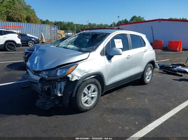 KL7CJKSB8LB321410 2020 CHEVROLET TRAX - Image 2