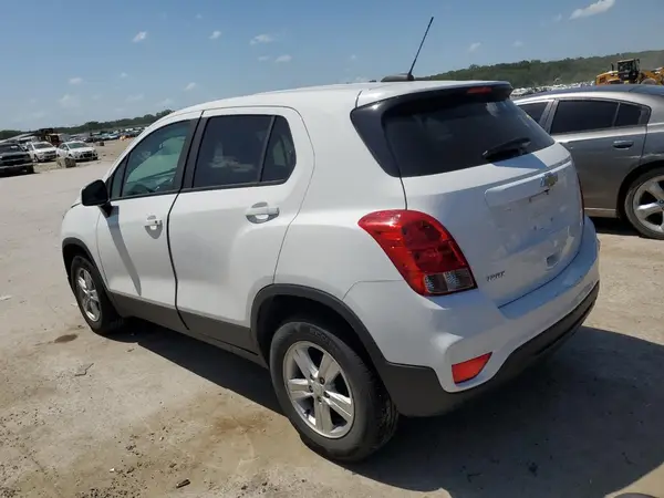 KL7CJKSB8LB322055 2020 CHEVROLET TRAX - Image 2