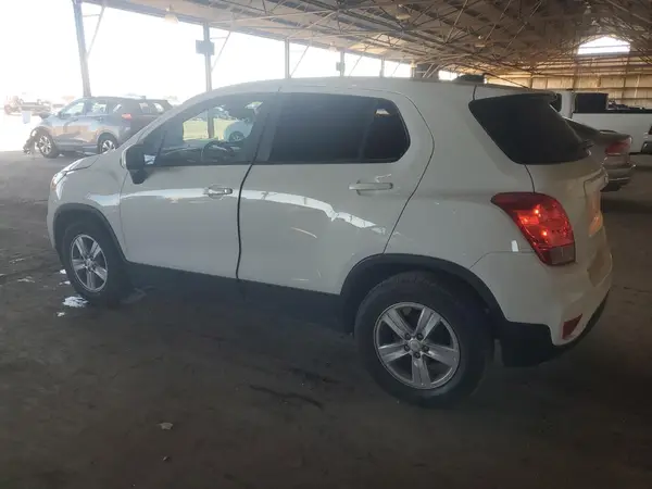 KL7CJKSB8LB324582 2020 CHEVROLET TRAX - Image 2
