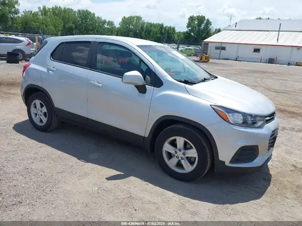 KL7CJKSB8LB325781 2020 CHEVROLET TRAX - Image 1