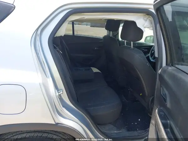 KL7CJKSB8LB325781 2020 CHEVROLET TRAX - Image 8