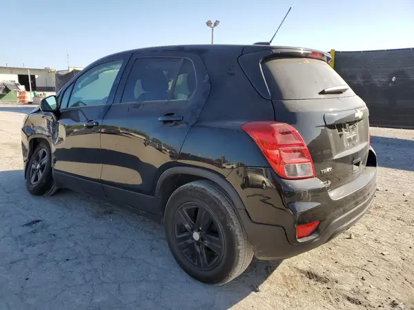 KL7CJKSB8LB326011 2020 CHEVROLET TRAX - Image 2