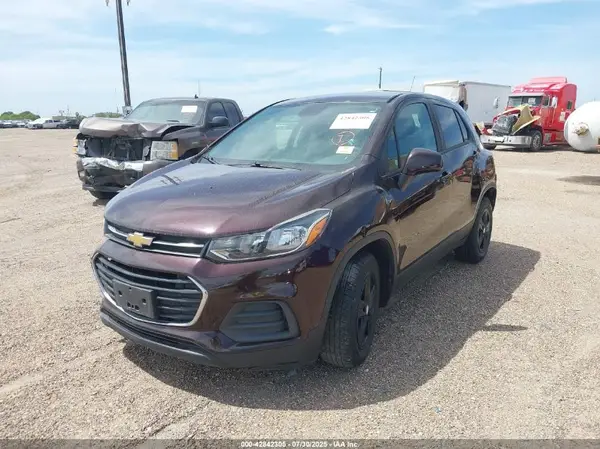 KL7CJKSB8LB331614 2020 CHEVROLET TRAX - Image 2