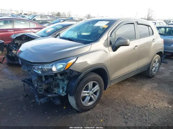 KL7CJKSB8LB333606 2020 CHEVROLET TRAX - Image 2