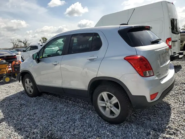 KL7CJKSB8LB334089 2020 CHEVROLET TRAX - Image 2