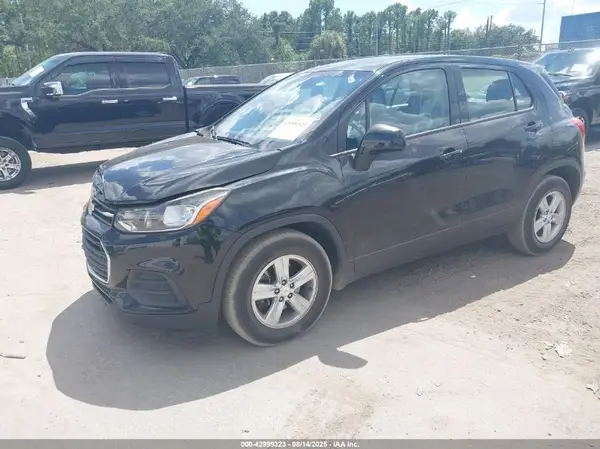 KL7CJKSB8LB338000 2020 CHEVROLET TRAX - Image 2