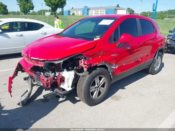 KL7CJKSB8LB349059 2020 CHEVROLET TRAX - Image 2