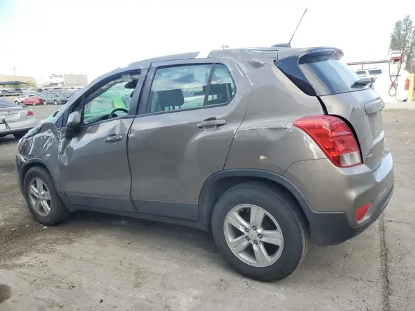 KL7CJKSB8LB349482 2020 CHEVROLET TRAX - Image 2