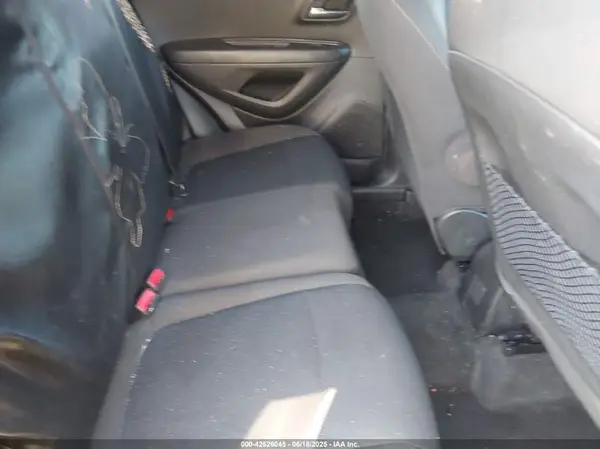 KL7CJKSB8MB301613 2021 CHEVROLET TRAX - Image 8