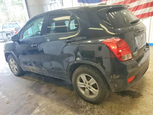 KL7CJKSB8MB302518 2021 CHEVROLET TRAX - Image 2