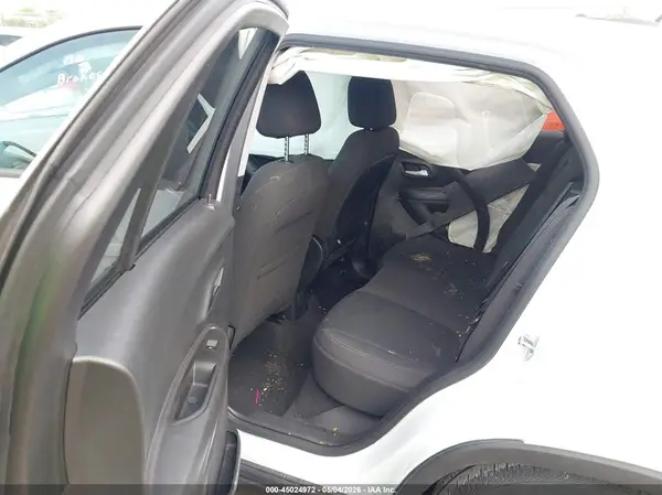 KL7CJKSB8MB302857 2021 CHEVROLET TRAX - Image 8