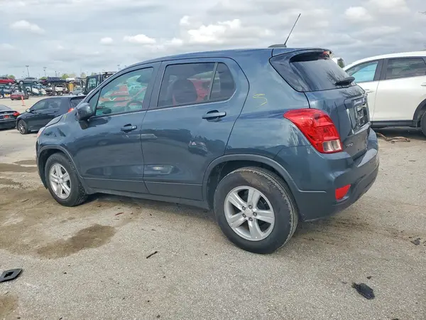 KL7CJKSB8MB305919 2021 CHEVROLET TRAX - Image 2