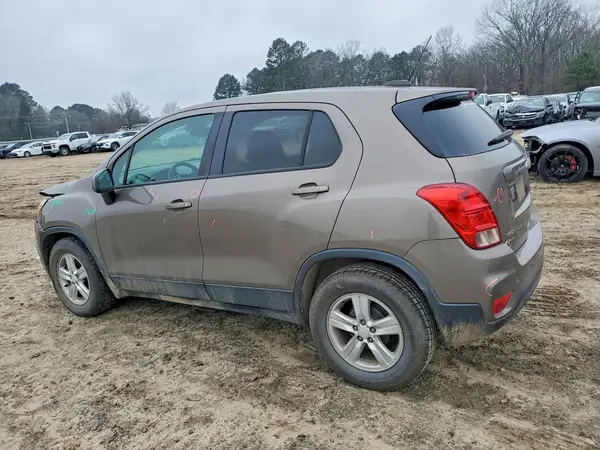 KL7CJKSB8MB307170 2021 CHEVROLET TRAX - Image 2