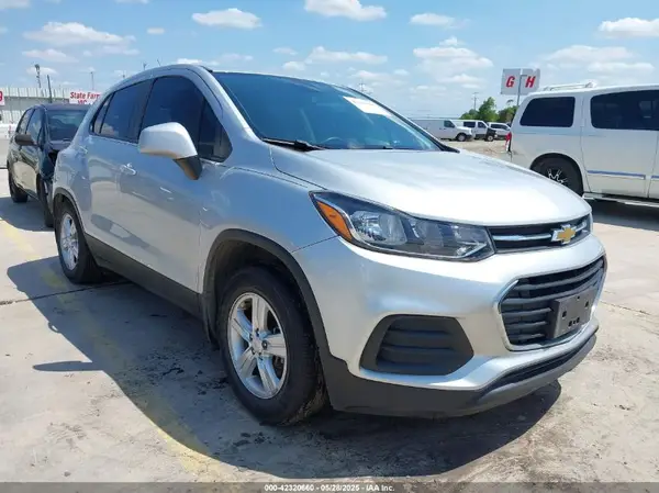 KL7CJKSB8MB307752 2021 CHEVROLET TRAX - Image 1