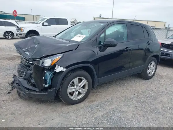 KL7CJKSB8MB308609 2021 CHEVROLET TRAX - Image 2