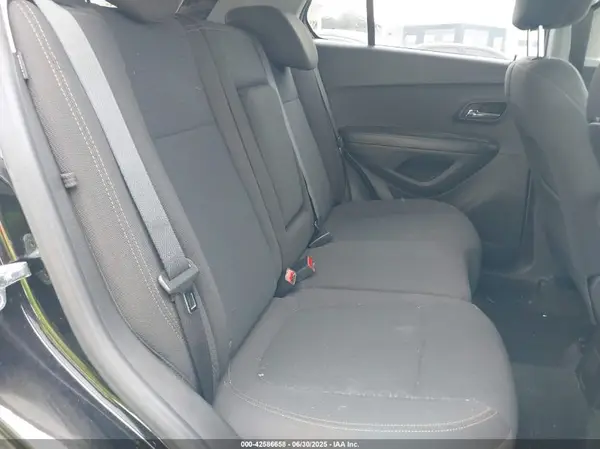 KL7CJKSB8MB308609 2021 CHEVROLET TRAX - Image 8