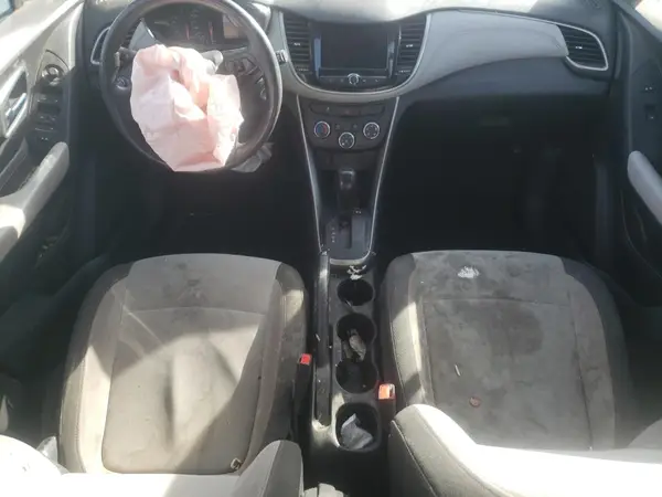 KL7CJKSB8MB313101 2021 CHEVROLET TRAX - Image 8