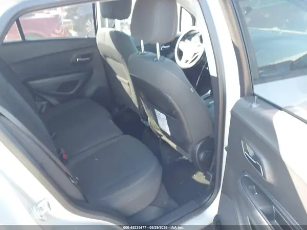 KL7CJKSB8MB313745 2021 CHEVROLET TRAX - Image 8