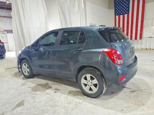 KL7CJKSB8MB315446 2021 CHEVROLET TRAX - Image 2