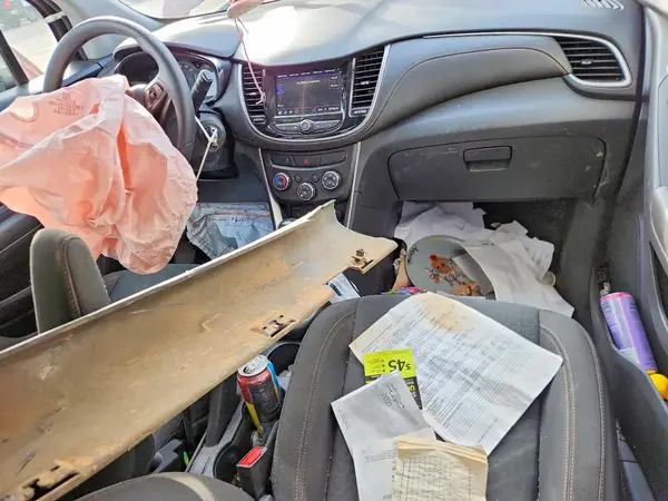 KL7CJKSB8MB317598 2021 CHEVROLET TRAX - Image 8