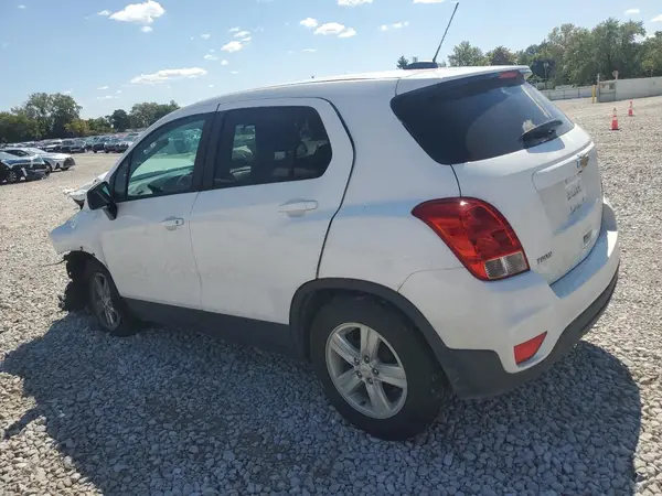 KL7CJKSB8MB319576 2021 CHEVROLET TRAX - Image 2