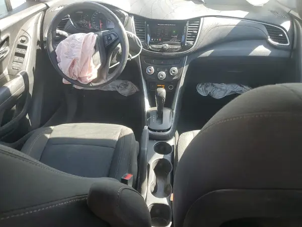 KL7CJKSB8MB319576 2021 CHEVROLET TRAX - Image 8