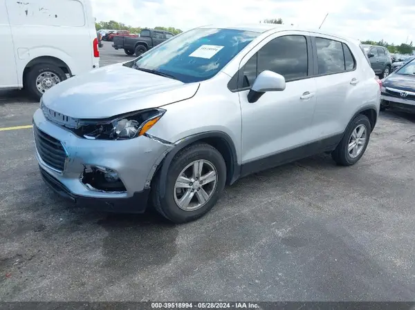 KL7CJKSB8MB322896 2021 CHEVROLET TRAX - Image 2