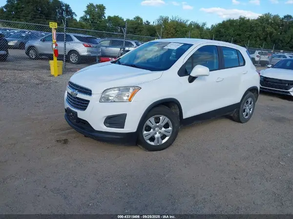 KL7CJKSB9GB511657 2016 CHEVROLET TRAX - Image 2