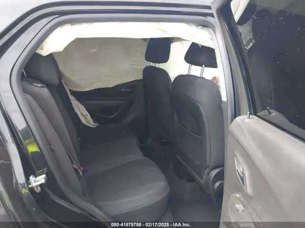 KL7CJKSB9GB571891 2016 CHEVROLET TRAX - Image 8