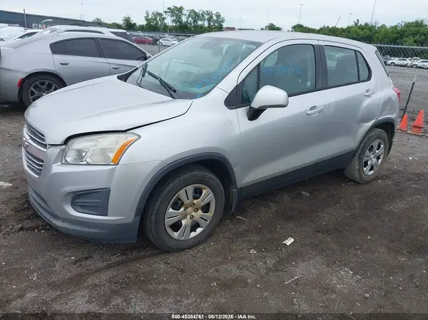 KL7CJKSB9GB573527 2016 CHEVROLET TRAX - Image 2