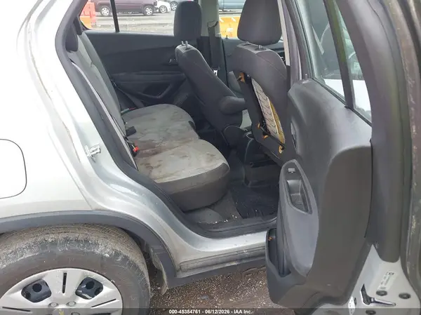 KL7CJKSB9GB573527 2016 CHEVROLET TRAX - Image 8