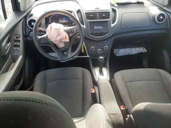 KL7CJKSB9GB635735 2016 CHEVROLET TRAX - Image 8